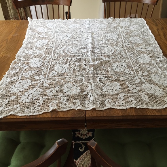ANTIQUE FILET CROCHET TABLE LINEN 36"X40" - Picture 2 of 6